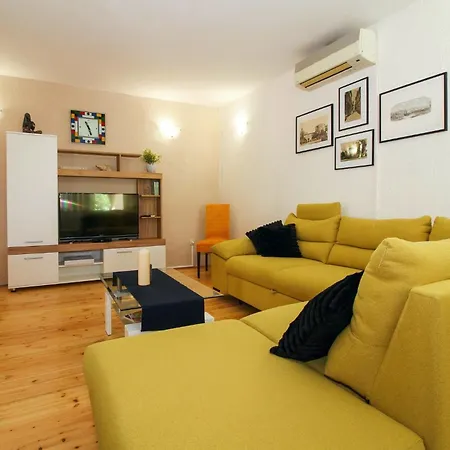 Casa Parenzana In - Haus Fuer 7-9 Personen *