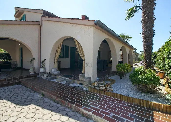 Casa Parenzana In - Haus Fuer 7-9 Personen 波雷奇