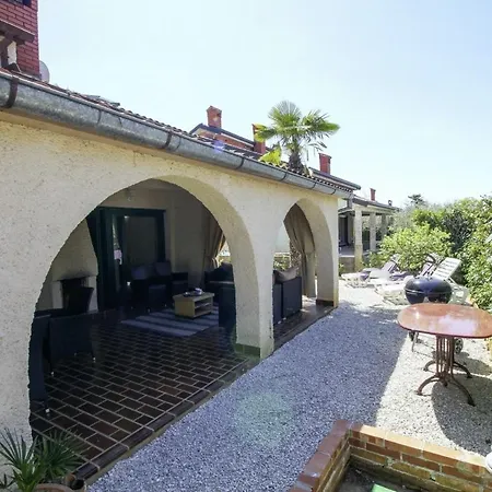Casa Parenzana In - Haus Fuer 7-9 Personen