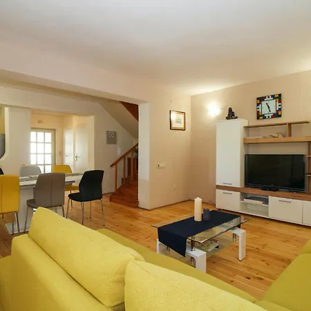 Casa Parenzana In - Haus Fuer 7-9 Personen Nyaraló *