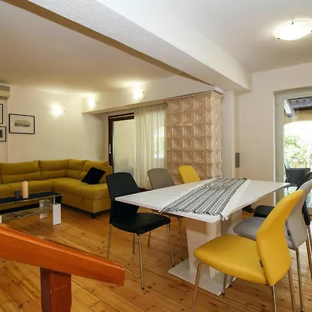 Nyaraló Casa Parenzana In - Haus Fuer 7-9 Personen *