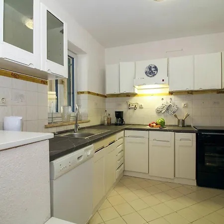 Casa Parenzana In - Haus Fuer 7-9 Personen Casa de Férias