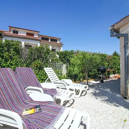 Ferienhaus Casa Parenzana In - Haus Fuer 7-9 Personen