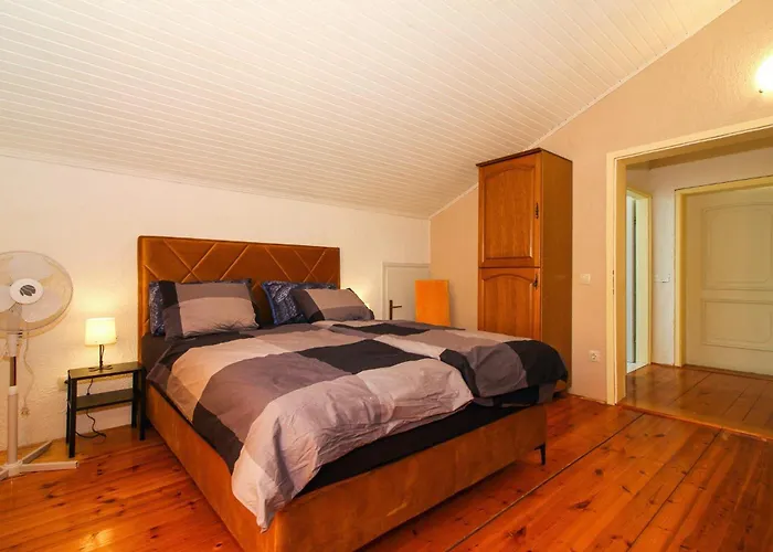 Feriehus Casa Parenzana In - Haus Fuer 7-9 Personen *