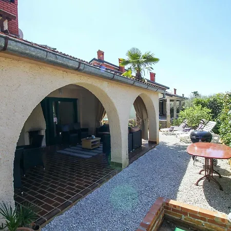 Nyaraló Casa Parenzana In - Haus Fuer 7-9 Personen *